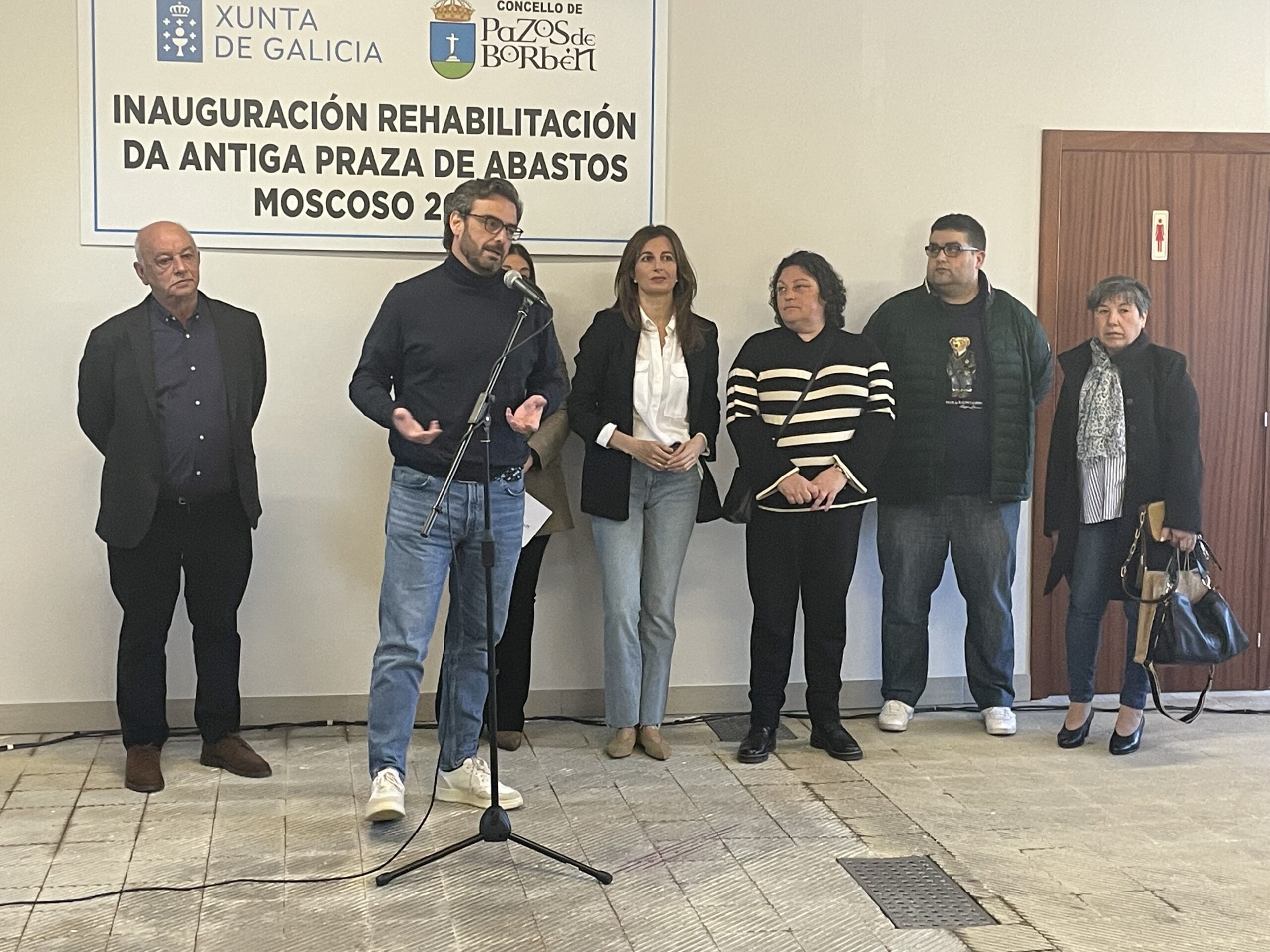 O concello de Pazos de Borbén inaugura a reforma de la antigua praza de