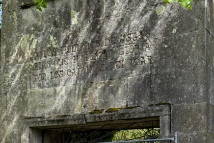 20260421MonumentoNavegantes PepaPardoSilviaJunco