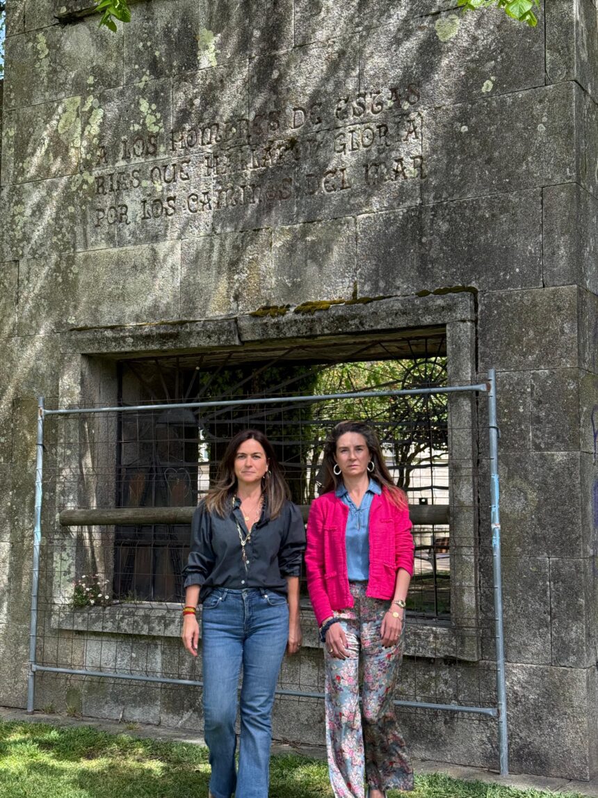 20260421MonumentoNavegantes PepaPardoSilviaJunco