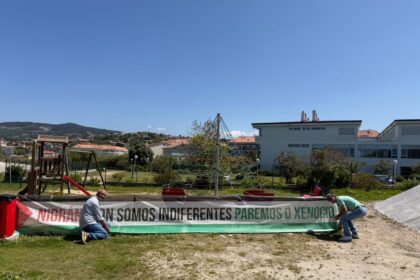 ColocacionPancartaFronteResidenciaTLPatos 2