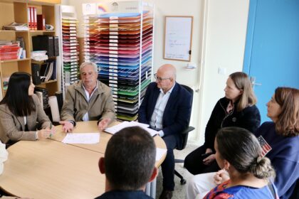 FOTO 2 CARRAL El Concello de Carral aborda con Educacion la ampliacion del Vicente Otero ante el aumento de alumnado