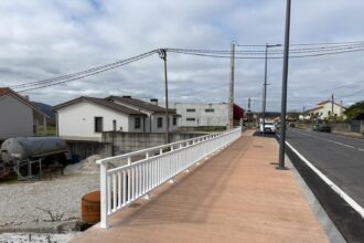 FOTO 2 PONTECESO Ponteceso remata a obra de construcion dunha senda peonil no nucleo de Pazos cun orzamento de casi 350 000 euros