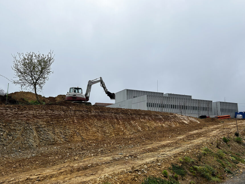 FOTO ABEGONDO Obras accesos aparcamientos centro salud