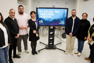 Foto Campana antimilitarismo BNG Vigo