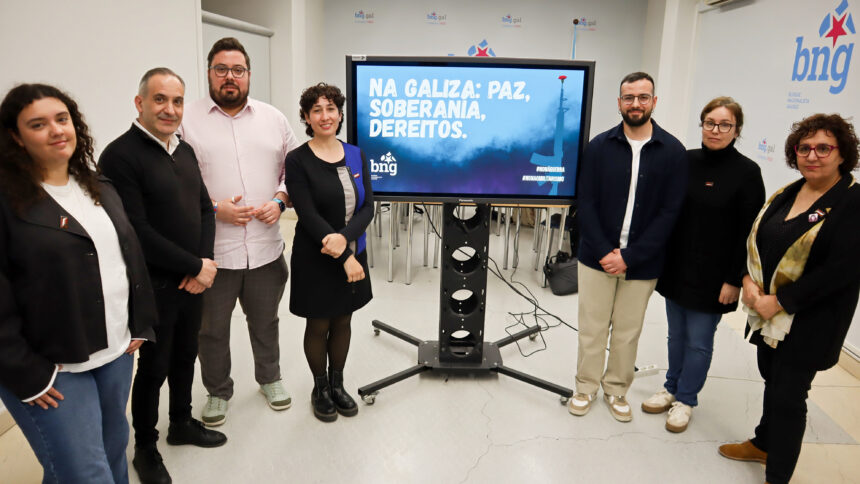 Foto Campana antimilitarismo BNG Vigo