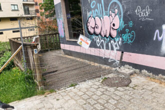 Foto Pasarela Castrelos pechada