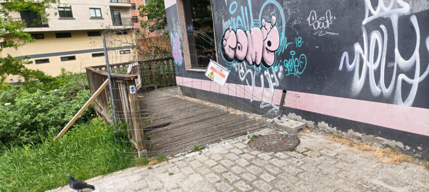 Foto Pasarela Castrelos pechada