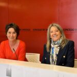 IMAXE Marta Alvarez e Mila Castro na sala de prensa de Raxoi