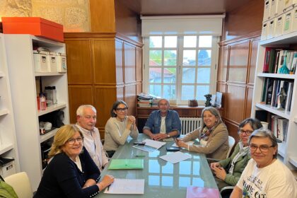 IMAXE Roson Muinos e Castro xunto coa vecinanza da rua Forninos