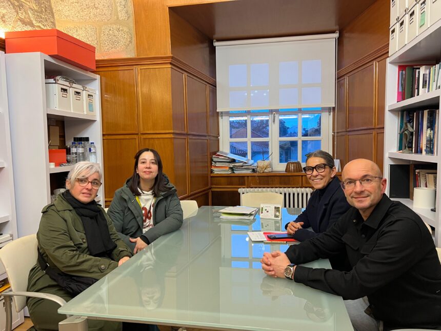 IMAXE Roson e Muinos nunha reunion con representantes da Plataforma Ultreia