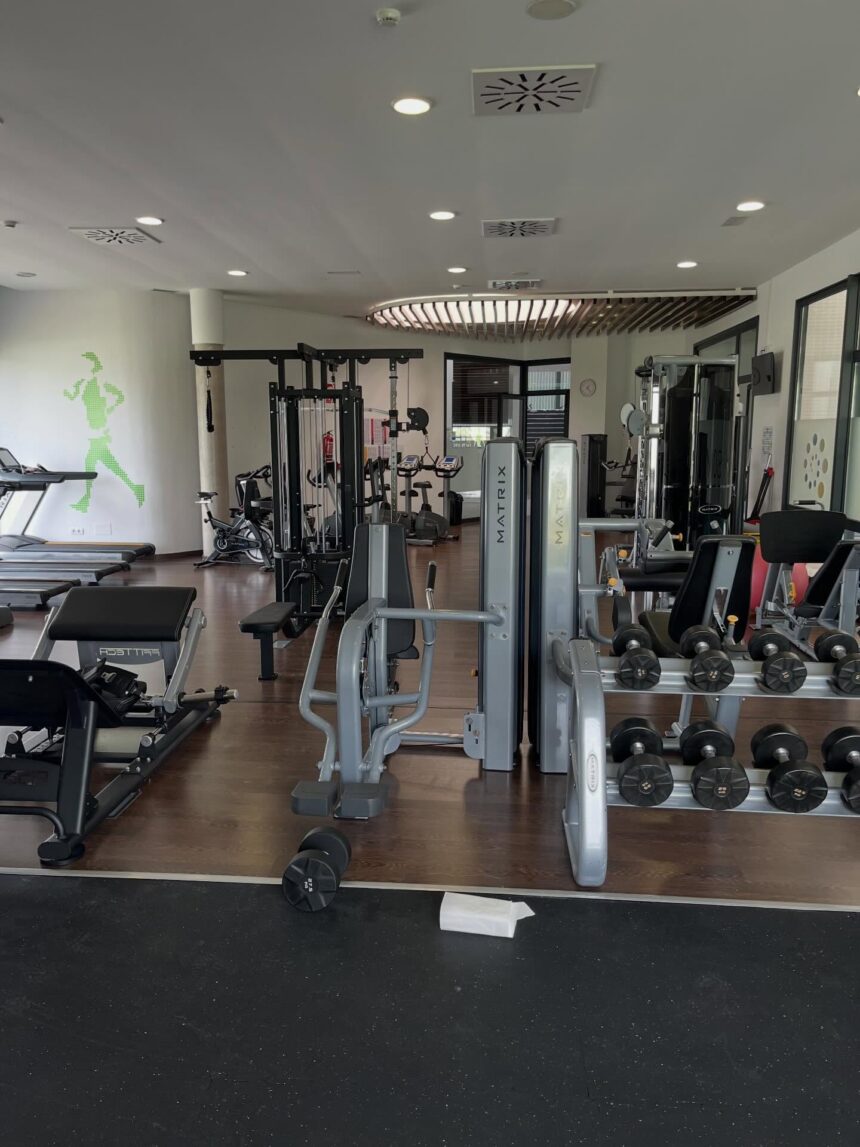 O Concello das Somozas mellora o equipamento tecnico e deportivo do pavillon municipal