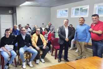 Reunion Luis Menor y afiliados PP Ramiras