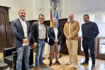 Reunion coa directiva da Asociacion de Amigos da Cocina Galega 1