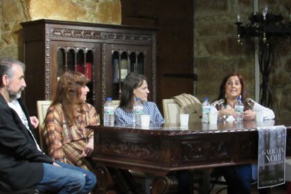 Rober Cagiao a moderadora Maria Nieto Marta Villar e Arantza Portabales 1