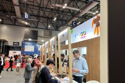 Rosendo Fernandez visitando o stand da provincia de Ourense en Salon Gourmets 2024