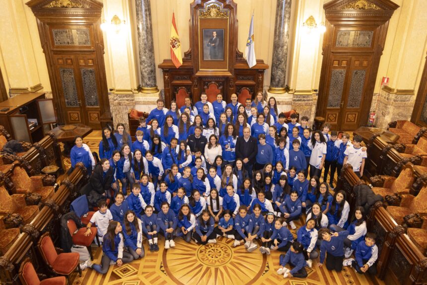 Apg 20260413 ALCALDESA RECEPCION CLUB VOLEIBOL CORUNA 012