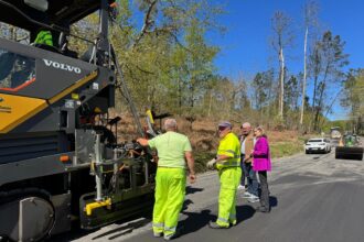 Visita asfaltado estrada a pazos de borben