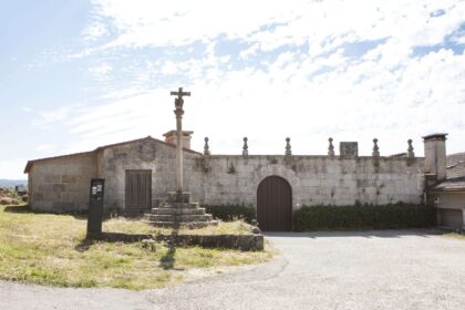 Casa de Sueiro IanezConCruceiroSinAccidentar