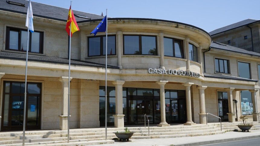 FOTO Carino Carino refuerza la atencion turistica con la licitacion del servicio de informacion de la Oficina de Turismo