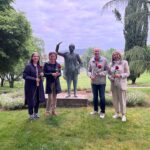 IMAXE Mercedes Roson Marta Alvarez Gonzalo Muinos e Mila Castro na ofrenda floral do primeiro de maio