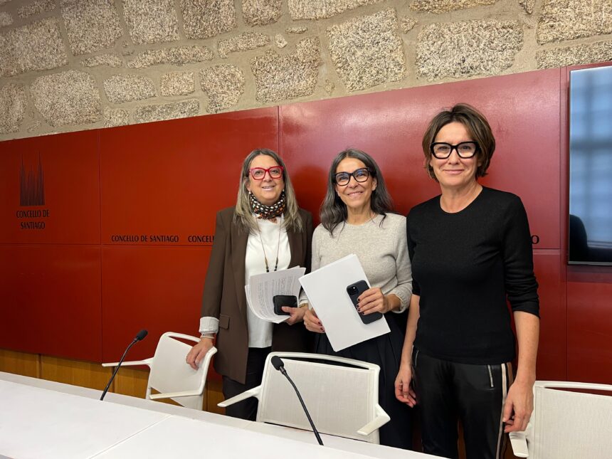 IMAXE Mercedes Roson xunto a Mila Castro e Marta Alvarez