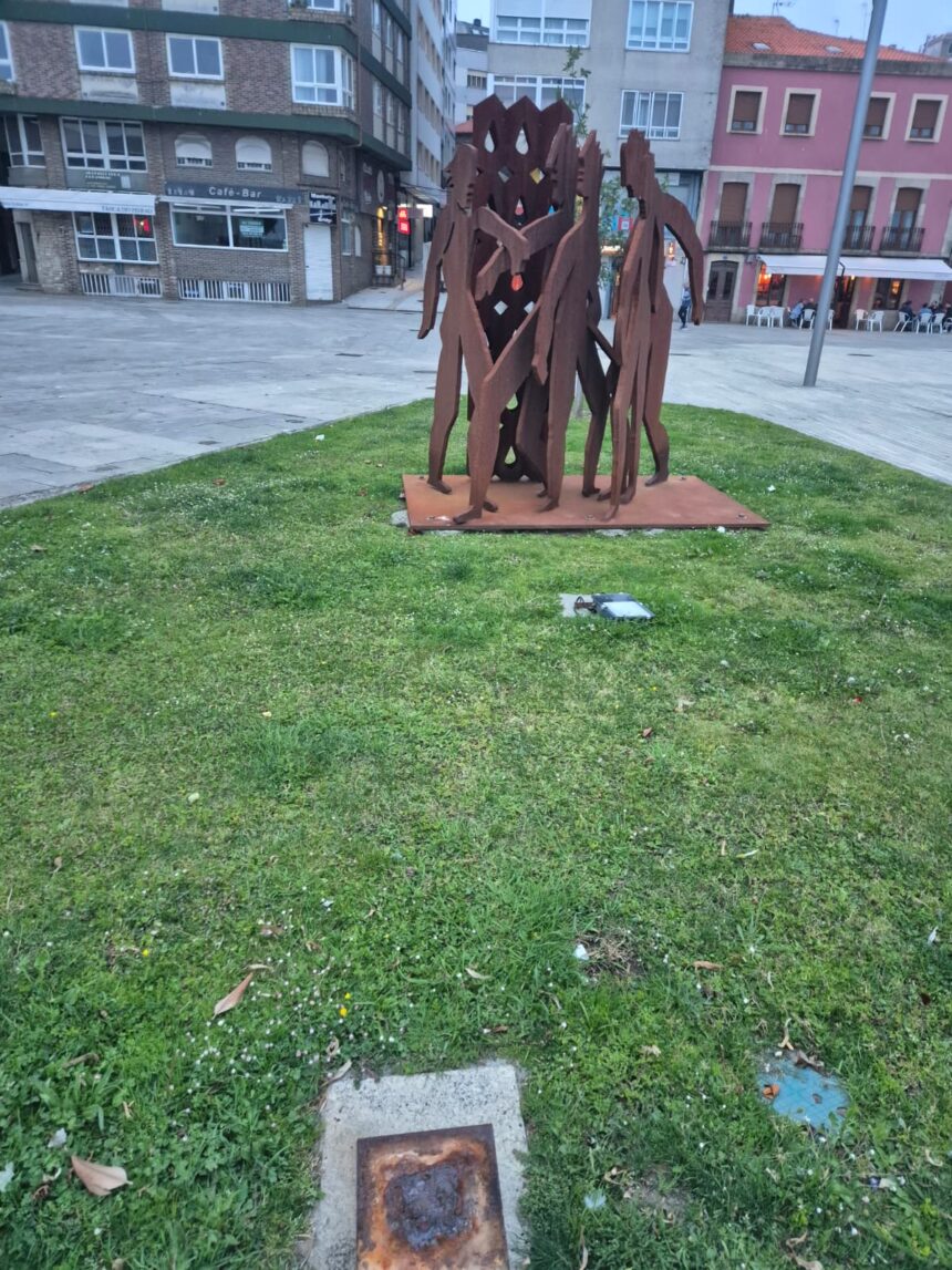 O BNG de Ribeira condena con firmeza o ataque ao monumento as vitimas do franquismo no Malecon e pide a sua restitucion 1