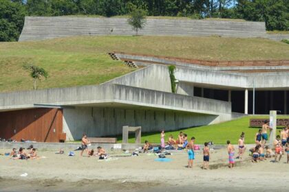 O Concello de Tomino ofertara un ano mais dous postos de socorrista na praia fluvial de Goian este veran