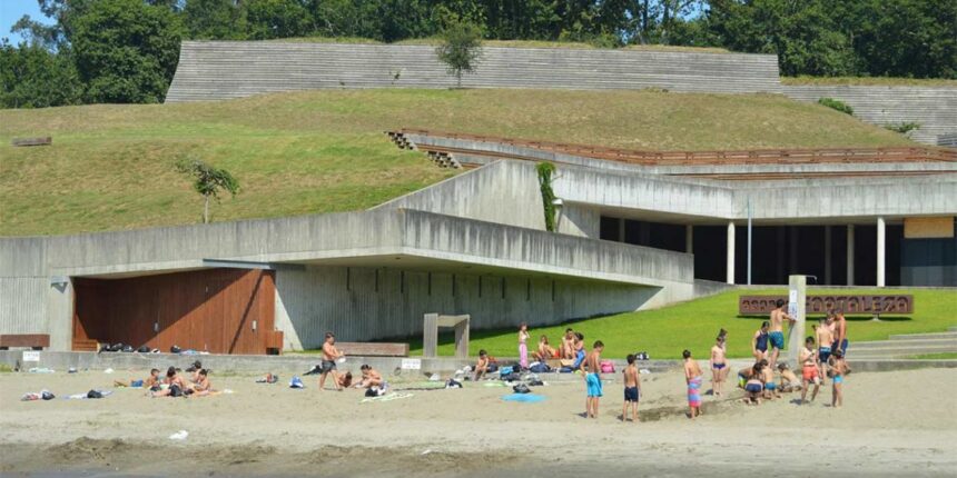 O Concello de Tomino ofertara un ano mais dous postos de socorrista na praia fluvial de Goian este veran