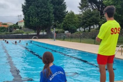 Socorrista na piscina de Neda nos ultimos verans