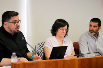 Xabier P Igrexas Ana Martinez e Filipe Abalde no Pleno de Vigo