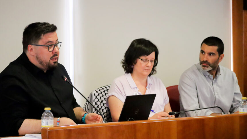 Xabier P Igrexas Ana Martinez e Filipe Abalde no Pleno de Vigo