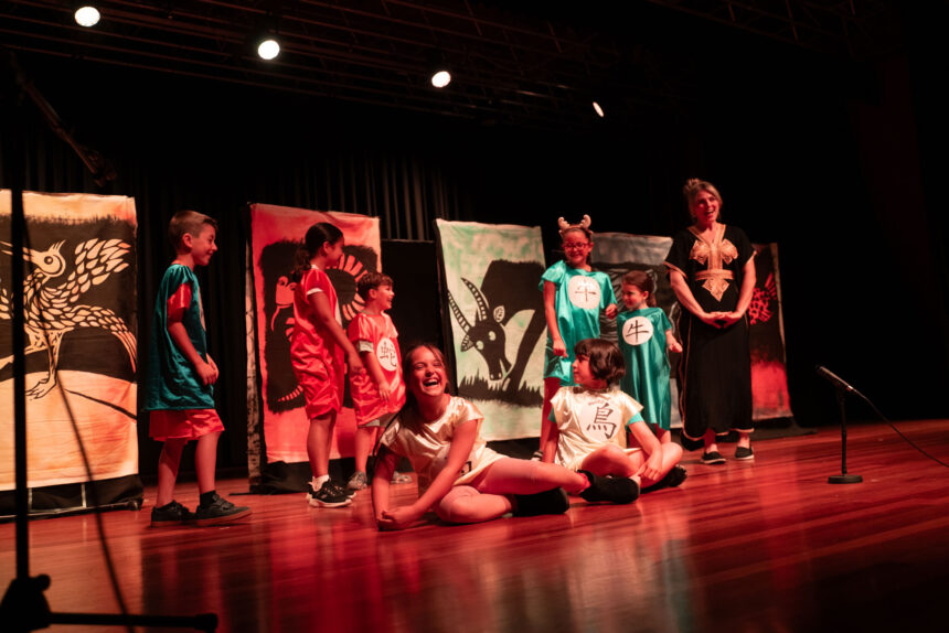 01 A Escola Municipal de Teatro de Tomino baixa o pano tras un curso cheo de emocions 01