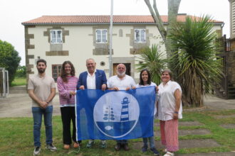 2026 06 19 Centro Azul izado bandeira 1