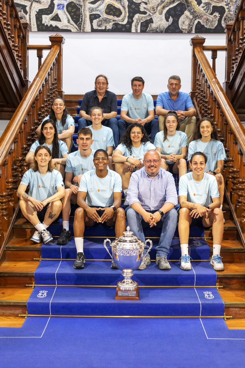 260625 Recepcion Estrela Futsal Cortegada 02
