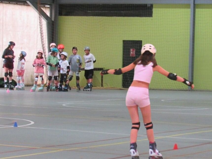 Exhibicion alumnado patinaxe no Roxal 1