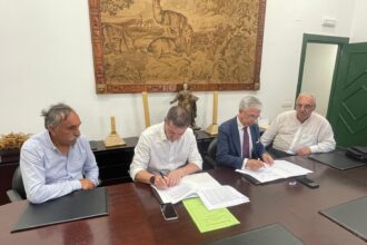 FOTO 2 PONTECESO O Concello de Ponteceso avanza na candidatura dunha Casa do Maior en Corme coa cesion da Casa Reitoral