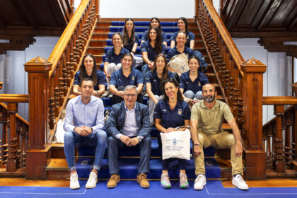 Foto recepcion equipo feminino de atletismo Sanysec Ourense 1