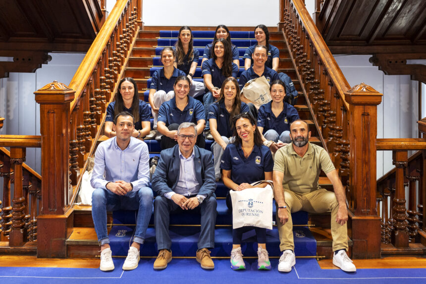 Foto recepcion equipo feminino de atletismo Sanysec Ourense 1