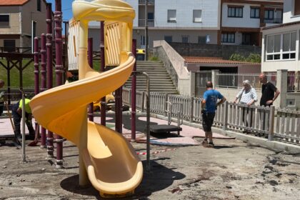 Inicio obras renovacion parque infantil rua Castelao Xuno 2026 2