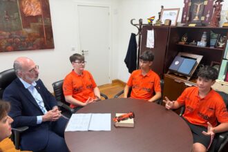 NP ALCALDE BAIONA RECIBE MARRUCHOS RACING TEAM