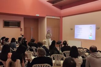 O Espazo Crianza abriu as portas a todas as familias cunha formacioin sobre primeiros auxilios para bebeis 01