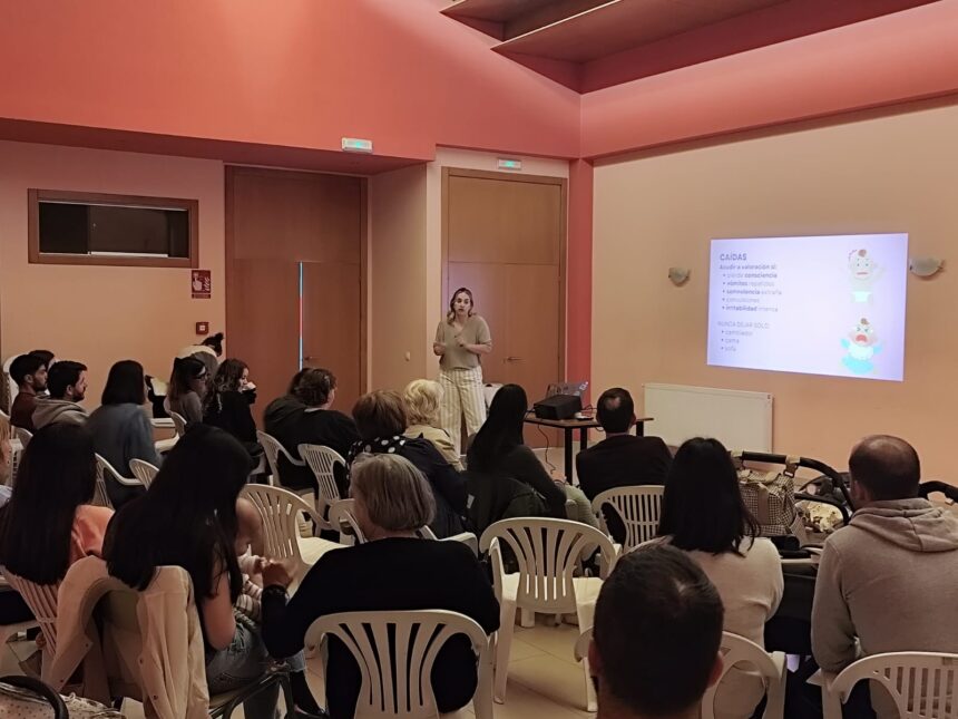 O Espazo Crianza abriu as portas a todas as familias cunha formacioin sobre primeiros auxilios para bebeis 01