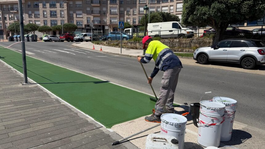 Pintado carril bici paseo Touro 2026 1