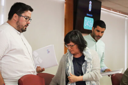 Xabier P Igrexas Ana Martinez e Filipe Abalde abandonan o Pleno 1