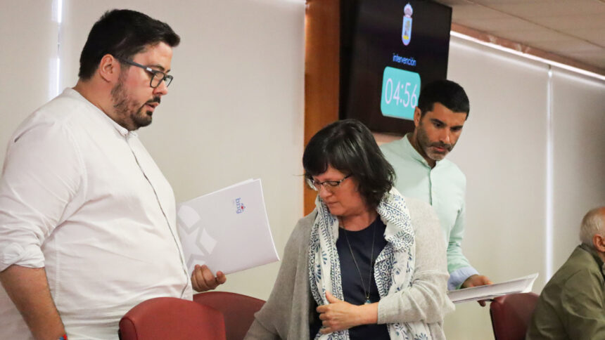 Xabier P Igrexas Ana Martinez e Filipe Abalde abandonan o Pleno 1