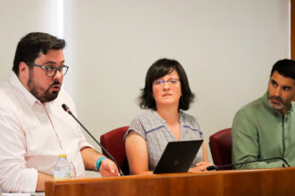 Xabier P Igrexas Ana Martinez e Filipe Abalde no Pleno de Vigo