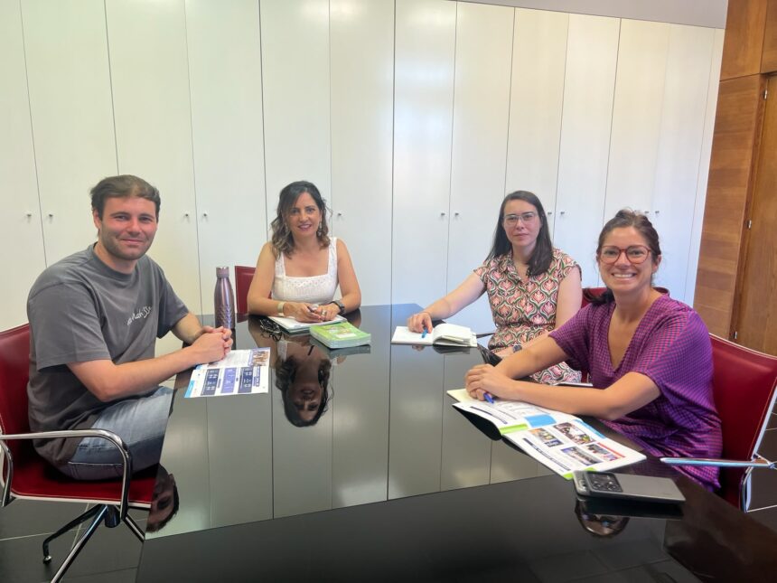 A Asociacion Arela busca familias para adolescentes en momentos vulnerables no Rosal e Tomino