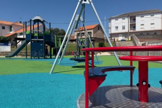 Apertura parque infantil rua Castelao Xullo 2026 2