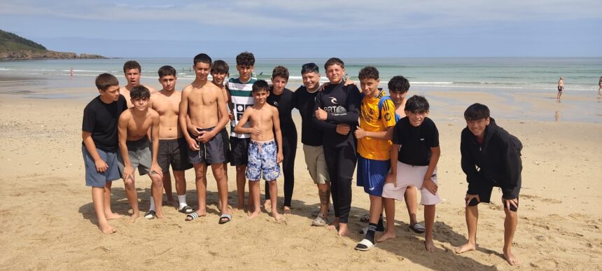 Manu Lourenzo visitando campamento en Razo 01