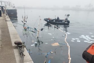 O afundimento do Maria Estefania evidencia o abandono total que sofren os peiraos de Ribeira 2